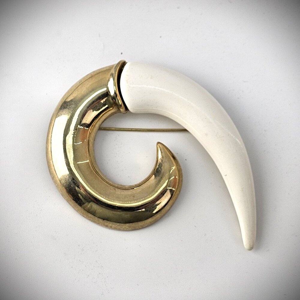 Vintage Cream Lucite Gold Plated Swirl 3" Statement Runway Brooch Pin